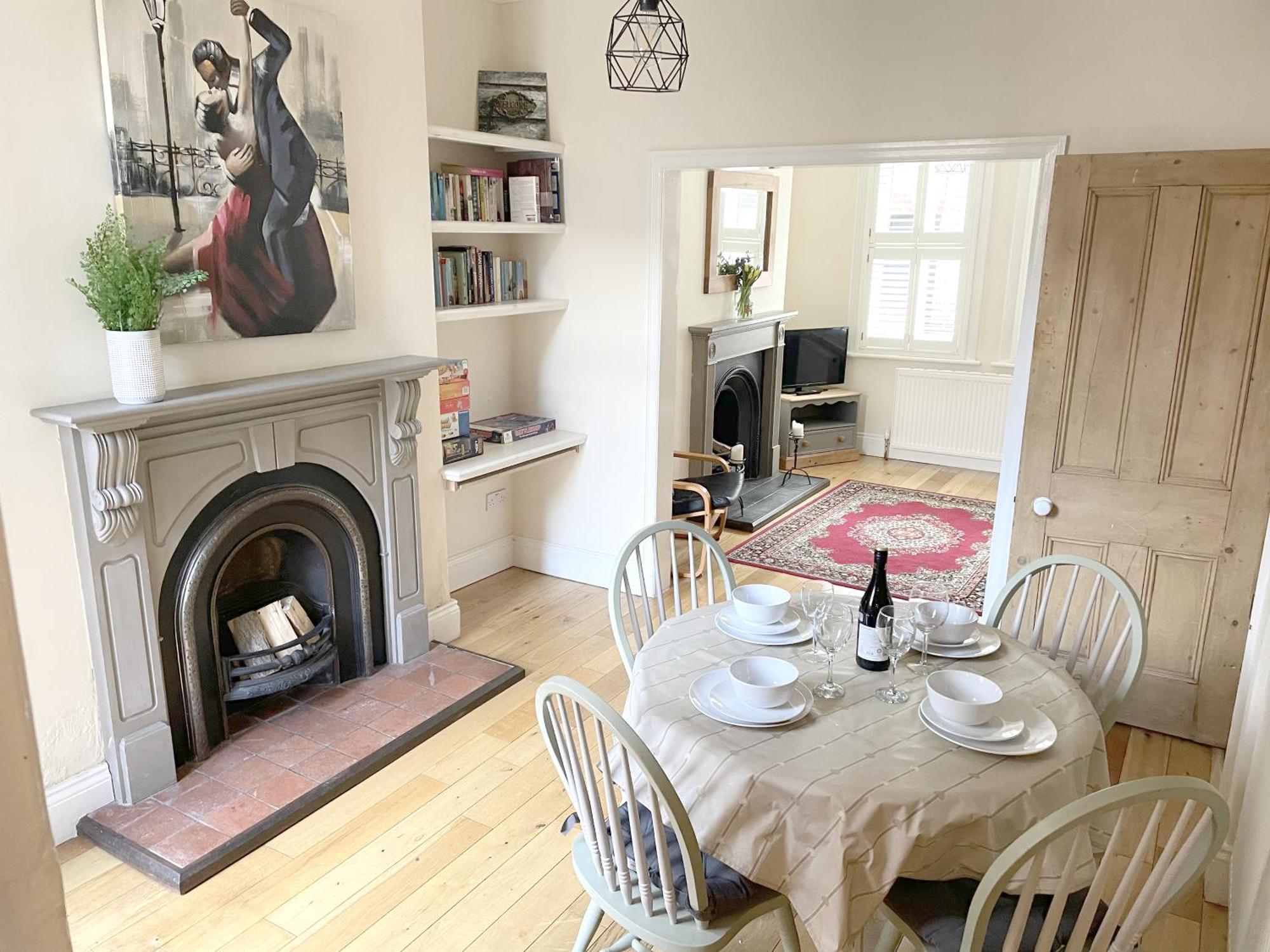 Riverside Lodge - Quaint Victorian Home By The River York Exterior photo